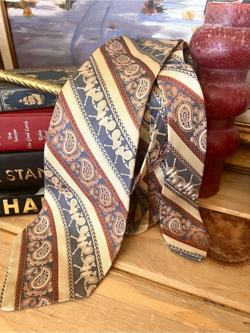 1970’s vintage abstract patterned necktie featuring a geometric stripe and swirl